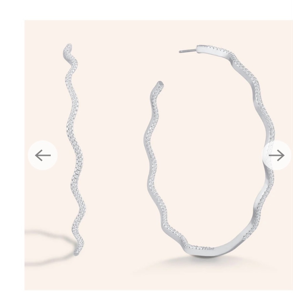 NWT- Wavy Grand Hoop Daniele Swaebe earrings